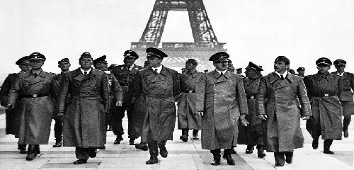 Adolf_Hitler_Eiffel_Tower_Paris_23_June_1940